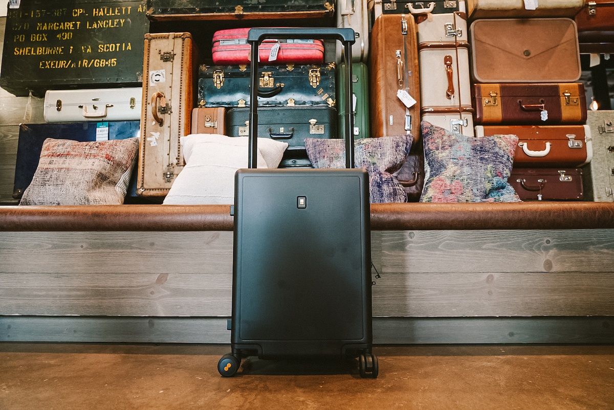 LEVEL8 luggage review from the Voyageur collection